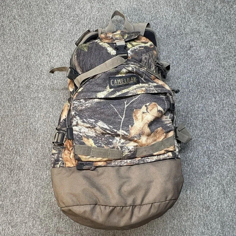 CamelBak The Commander Hunting Backpack Realtree Camo Large Hydration Pack 45L
